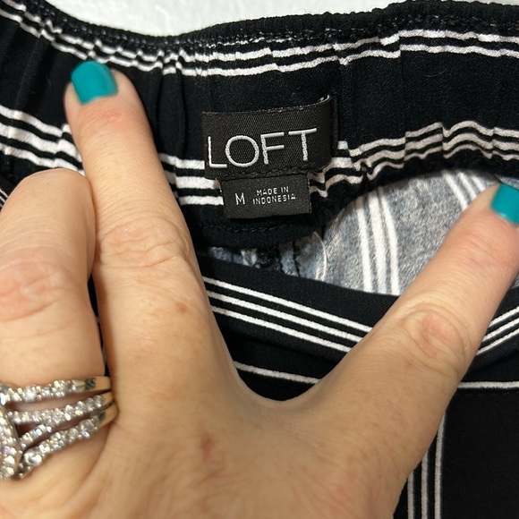 Loft Womens Pants Size Medium Black White Stripe Wide Leg Pull On Lightweight - Picture 3 of 4